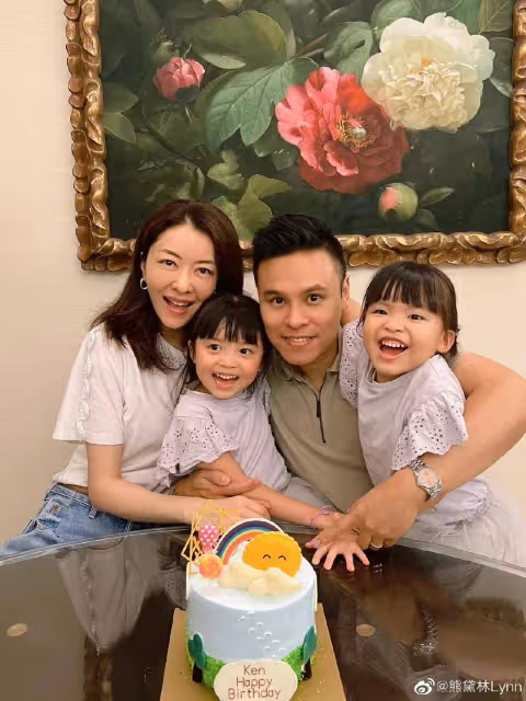 港星熊黛林為豪門老公慶生!兩夫妻合照太甜,男方手上腕錶搶鏡