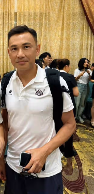 港星熊黛林為豪門老公慶生!兩夫妻合照太甜,男方手上腕錶搶鏡