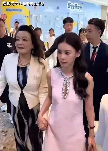 張蘭吐槽馬莜梅2個月花300萬,汪小菲壓力山大,疑有婆媳矛盾