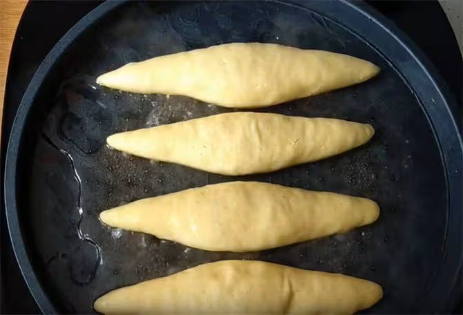 玉米面新吃法,不蒸不油炸,一面暄軟,一面酥脆,簡單快速又好吃