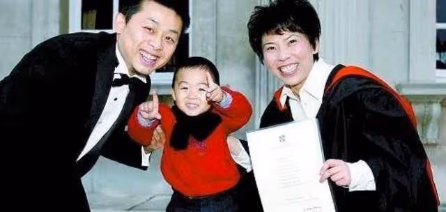 鄧亞萍身高短板遭省隊拒,逆襲狂攬18冠,矮個子的世界冠軍傳奇
