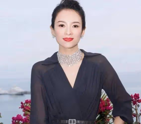 章影后現身環球影城親子游!路人驚呼:明星人美心更美