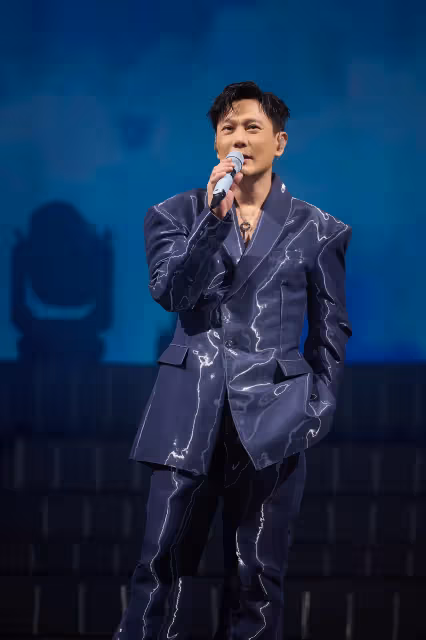 張信哲首度解鎖新疆開唱　唱到一半粉絲急尋專業開鎖