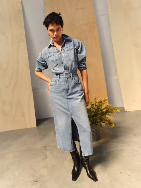 Levi’s單寧裙裝俏麗又百搭　這件根本「行走的修圖神器」