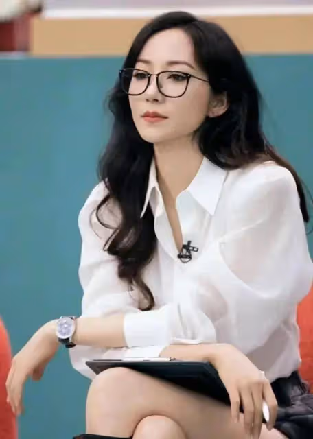 韓雪素顏現身,本人真實顏值曝光,素顏本人顯老皺紋明顯