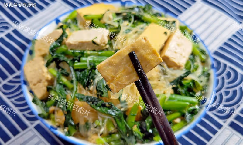 年齡大了要「養骨」,別只喝牛奶,常吃這3樣,腿腳有勁,身體好