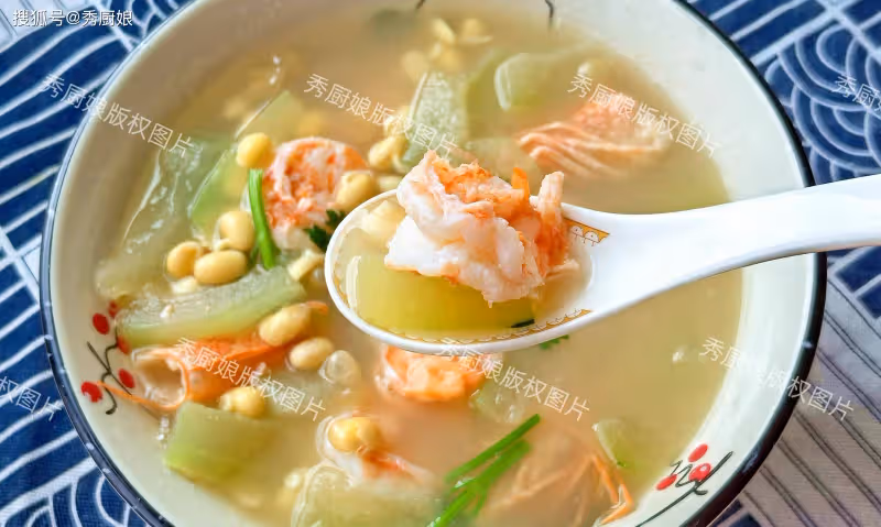 年齡大了要「養骨」,別只喝牛奶,常吃這3樣,腿腳有勁,身體好