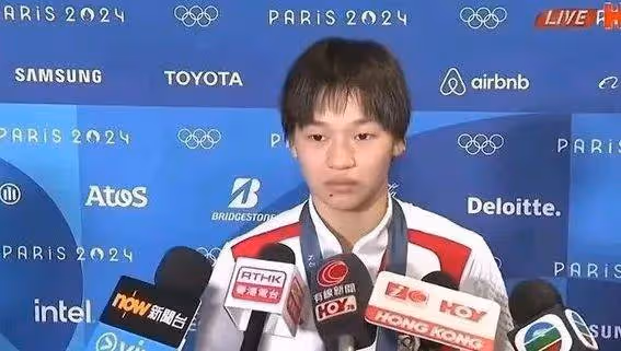 全紅嬋單純拒絕吳奇隆簽名遭群嘲,陳若琳機智化解尷尬贏網友一致點贊