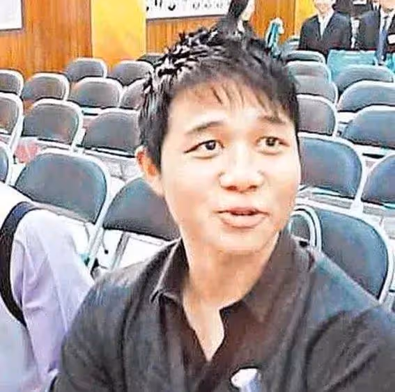 露餡啦!賭王何鴻燊探視現場偏愛四太梁安琪,三太陳婉珍一臉緊張隨意打扮
