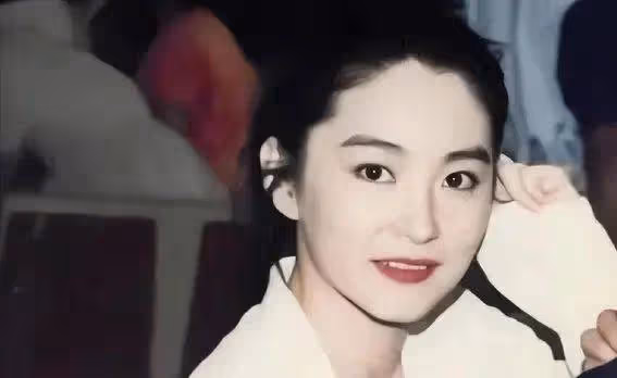 一線明星林青霞奢華生活遭私人廚師曝光:年薪500萬也難伺候,真相你知道嗎