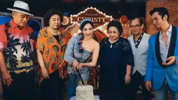 大S新廣告霸氣亮相地鐵站，具俊曄暖心助力困境歌手圓夢