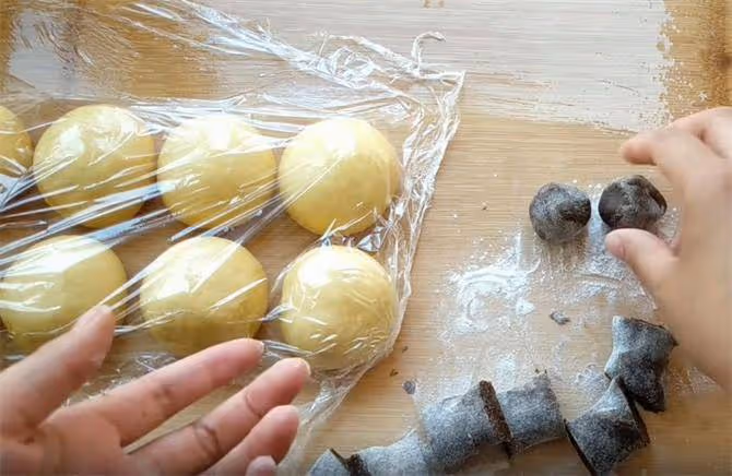 一碗面,不用烤箱,教你做出暄軟香甜的豆沙小麵包,做法超級簡單