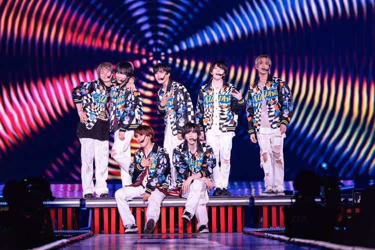 橫濱直擊｜浪花男子連唱8場吸12萬人！道枝駿佑「當爸」大秀吉他