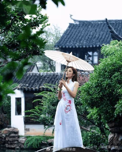 楊茜堯旗袍造型現身！戲癮大發：好想拍古裝呀！