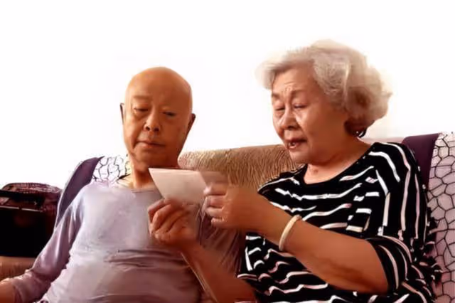 88歲歌唱家住養老院18年,子女背上罵名,背後原因讓人感動