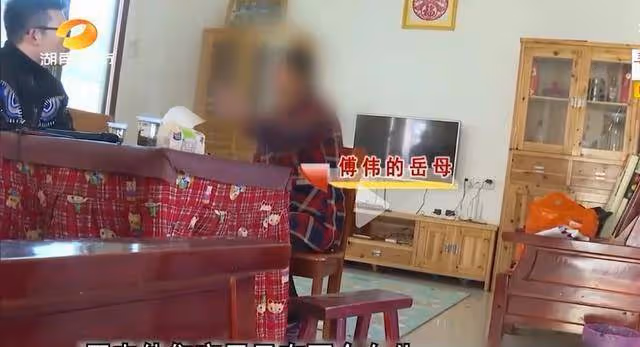 21年因護士一句話,男子丟下剖腹產妻子,在兒子滿月前與妻子離婚