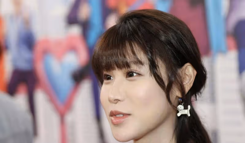 TVB「膠面」小花古佩玲樣貌再升級,被指勝過AI美人,下巴變尖