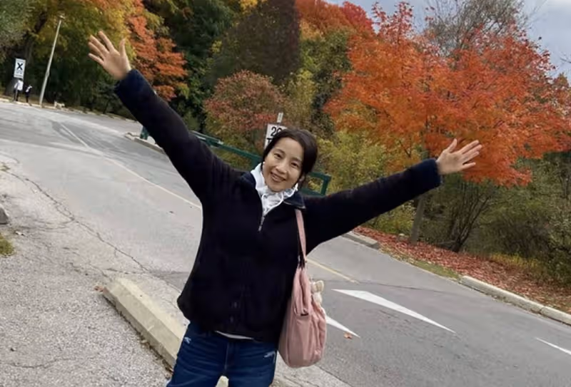 香港女星移民加拿大,多家茶餐廳倒閉虧損千萬,想在當地東山再起