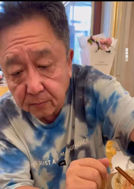 同樣都是55歲，于謙近照太顯老，丁海峰卻顯得十分年輕，差距太大
