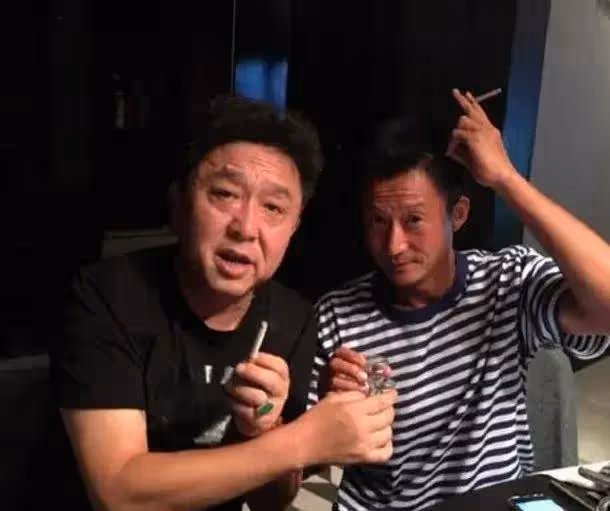 同樣都是55歲，于謙近照太顯老，丁海峰卻顯得十分年輕，差距太大