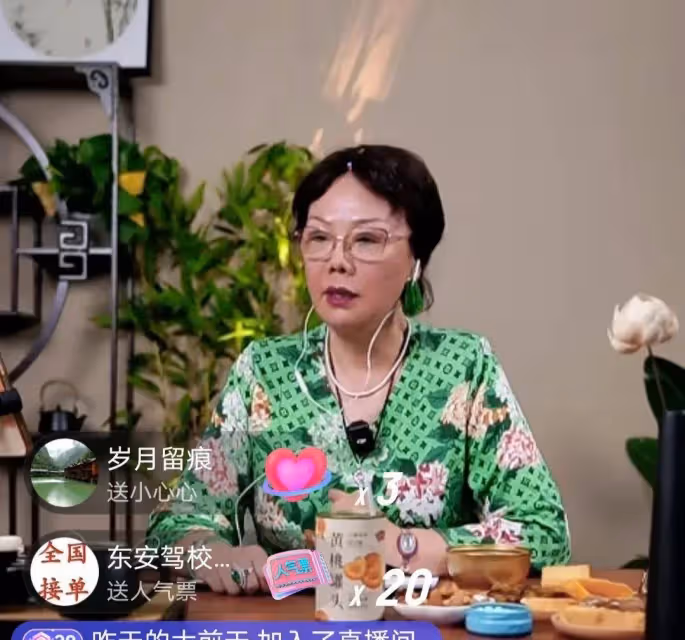 楊議老婆親口承認楊議出軌,對合照太氣憤,為愛隱忍多年讓人心疼