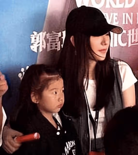 郭富城兩個女兒正臉首曝光,妹妹神似爸爸,姐姐像媽媽方媛好漂亮