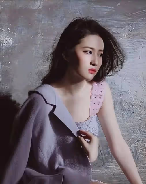 從仙女校花到百變女王,劉亦菲用勇氣和魅力演繹多面女性形象