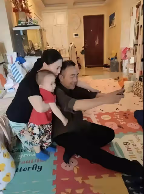 孟真開直播講述婚姻,網友心疼:最大受害者竟是她!