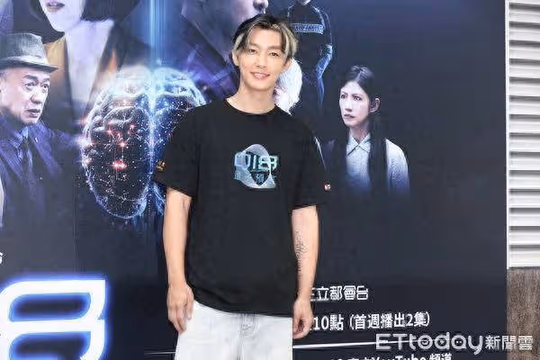 電視台門口堵人! 黑車掛紅布條「炎亞綸欠錢還錢」本人回應了