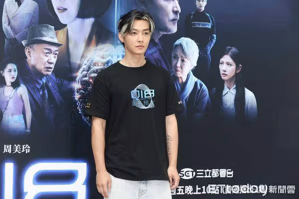 電視台門口堵人! 黑車掛紅布條「炎亞綸欠錢還錢」本人回應了