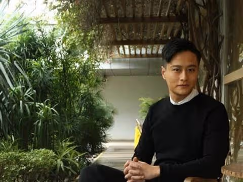 愛情事業雙失意？TVB前小生離巢後再傳分手，曾原諒女友出軌人夫