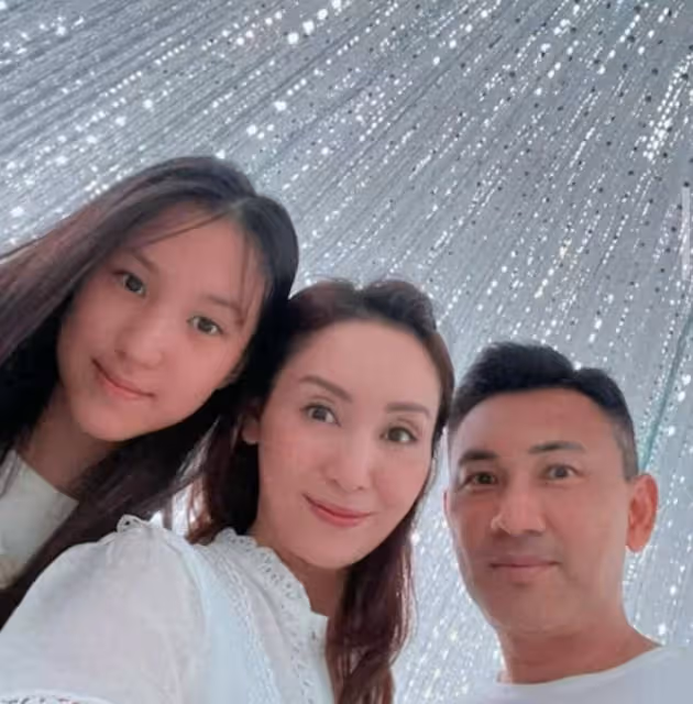 高調放閃!郭可盈林文龍再現20年前甜蜜畫面,曾攜手走過婚姻危機