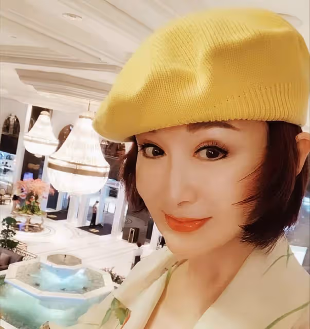 突傳噩耗!香港女星發文透露百歲母親離世,離婚多年保養似少女