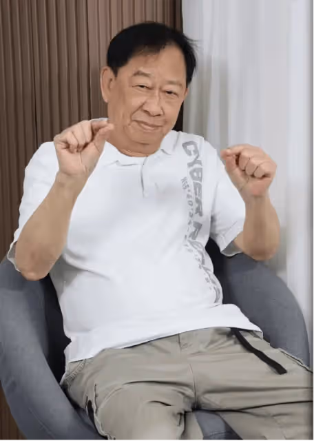 前TVB藝人大爆港圈猛料,說周星馳不是好人,與影后同屋睡沒起色心,佘詩曼曾被導演語言侮辱
