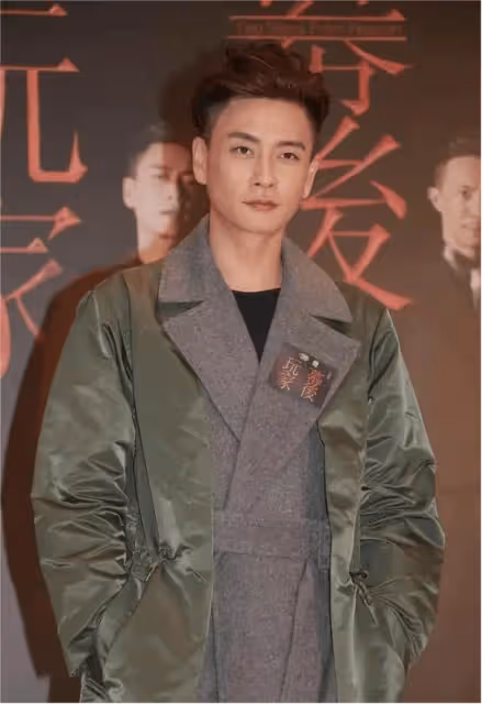 前TVB藝人大爆港圈猛料,說周星馳不是好人,與影后同屋睡沒起色心,佘詩曼曾被導演語言侮辱