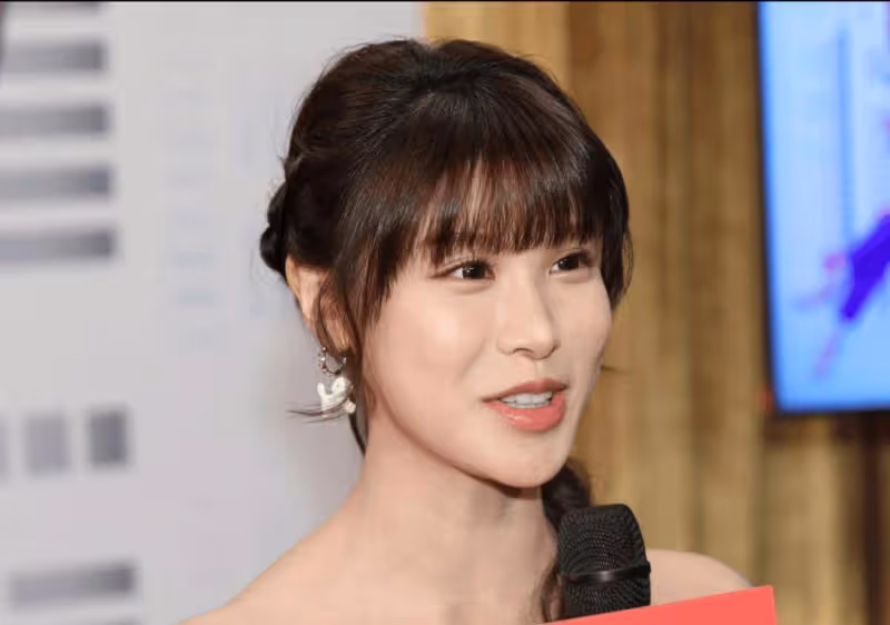 TVB上位港姐超濃妝演病人被批!網民不滿呼籲換人!高EQ現身回應