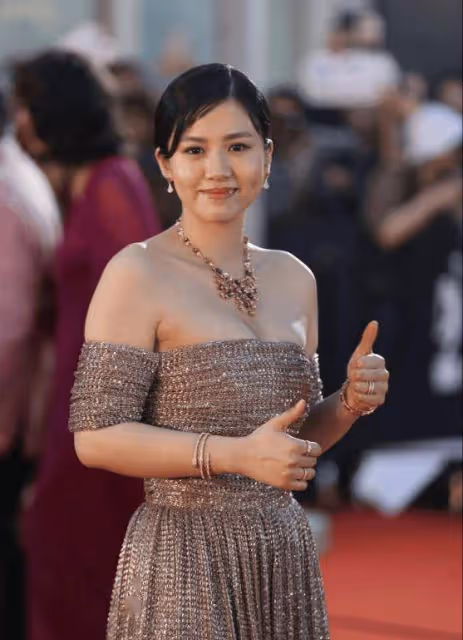 TVB當家小生佛山拍劇!女友探班被粉絲拍到!曾獲金像獎女配提名
