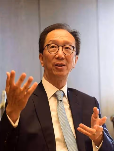 伏明霞:跳水女王的非凡歷程,兒子 20 丈夫 72 引關注