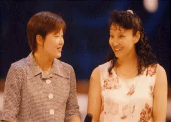 伏明霞:跳水女王的非凡歷程,兒子 20 丈夫 72 引關注