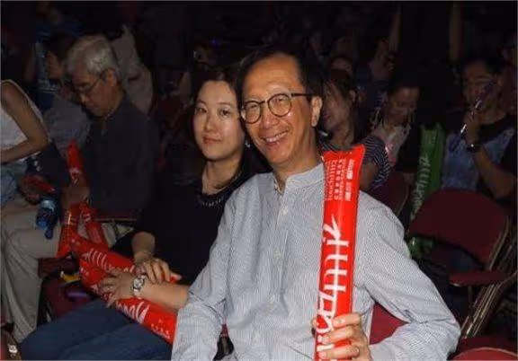 伏明霞:跳水女王的非凡歷程,兒子 20 丈夫 72 引關注