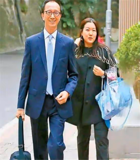 伏明霞:跳水女王的非凡歷程,兒子 20 丈夫 72 引關注