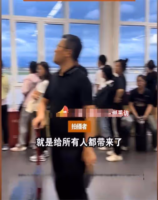 女子 LV 包竟致大批航班延誤!涉事人已被帶走,官方回應引關注