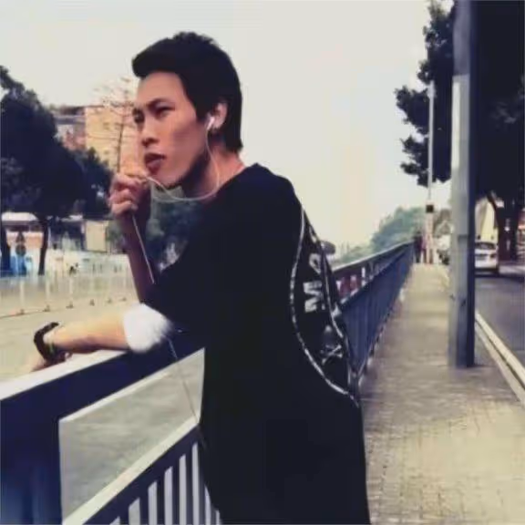 妻子走了,女友也跑了,憑一首歌狂賺一個億的廣東雨神如今怎樣了