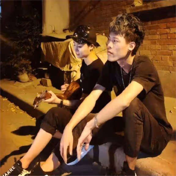 妻子走了,女友也跑了,憑一首歌狂賺一個億的廣東雨神如今怎樣了