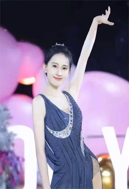 體操女神張豆豆瑜伽驚艷照,膚白貌美身姿妙,看完感覺戀愛了