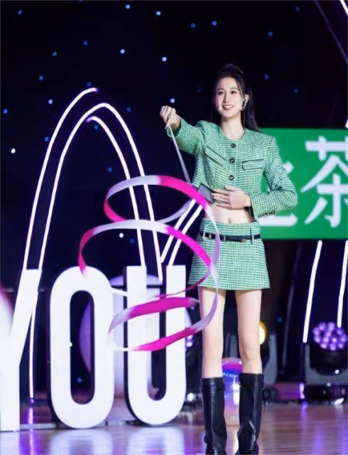 體操女神張豆豆瑜伽驚艷照,膚白貌美身姿妙,看完感覺戀愛了