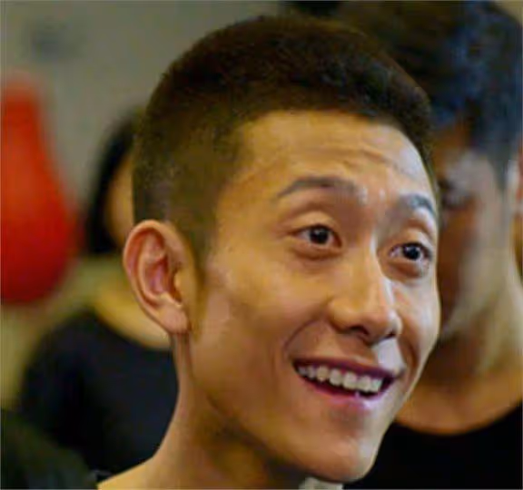 張一山凌晨發文宣告,全新「身份」曝光,已經走上另一條輝煌大道
