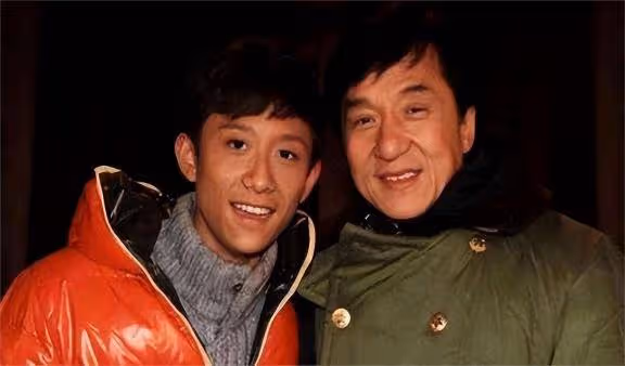 張一山凌晨發文宣告,全新「身份」曝光,已經走上另一條輝煌大道