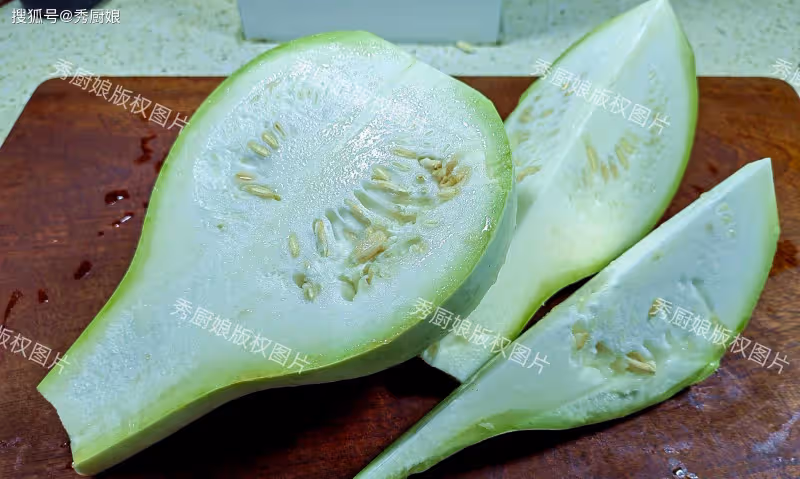 立秋後,黃瓜、苦瓜靠邊站,這菜抓緊吃!營養極高,包餃子吃真香