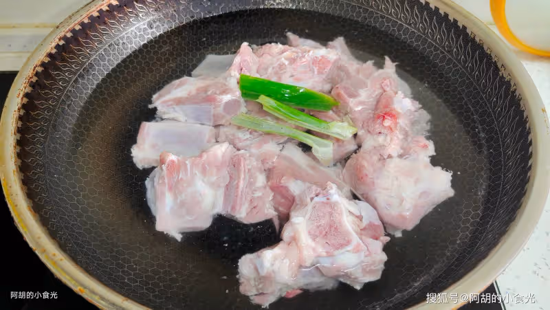 這菜長老了反而更好吃,天熱遇到快吃!小火慢燉一碗湯,鮮得咂舌、清爽不膩